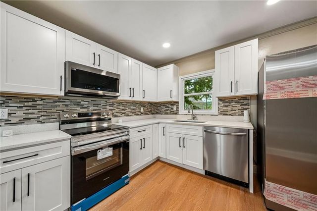 967 Lake Drive, Snellville, GA 30039