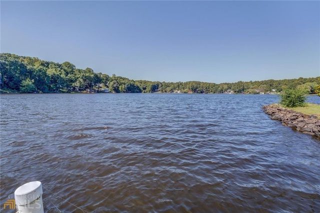 967 Lake Drive, Snellville, GA 30039