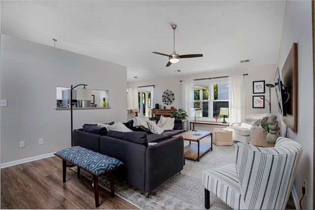 307 Lynnwood Drive, Versailles, KY 40383