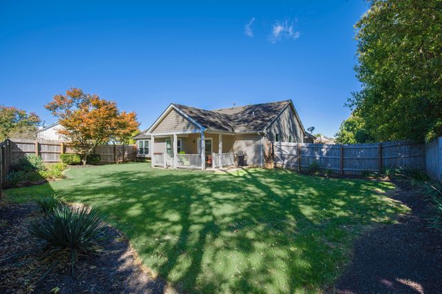 307 Lynnwood Drive, Versailles, KY 40383