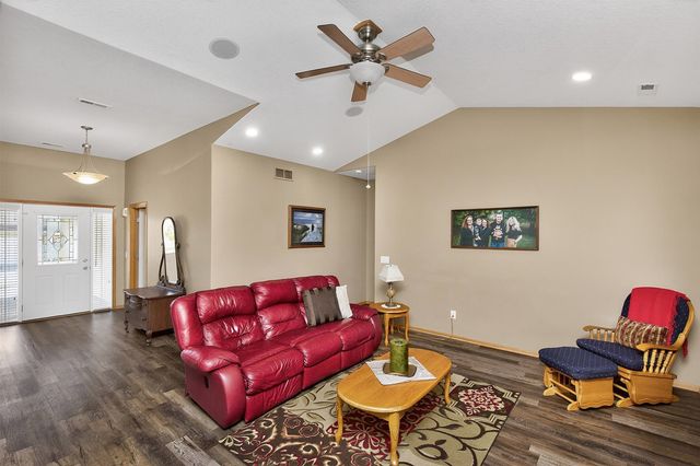 401 Aspen Drive, Norwalk, IA 50211