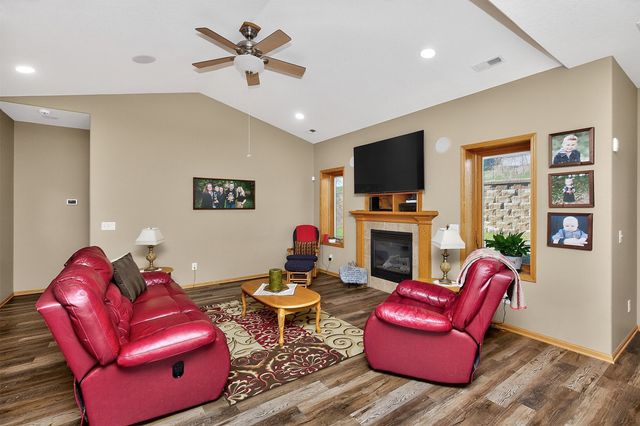 401 Aspen Drive, Norwalk, IA 50211