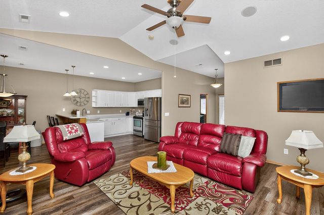 401 Aspen Drive, Norwalk, IA 50211