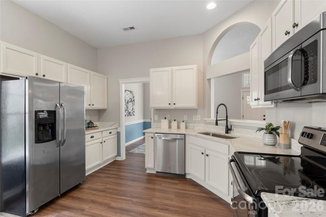 12028 Regent Ridge Lane, Charlotte, NC 28278