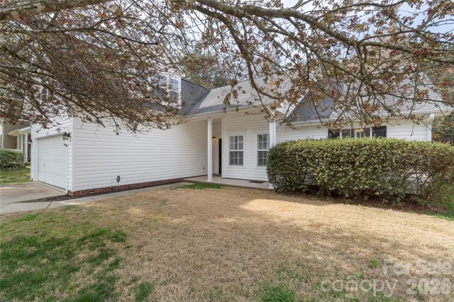 12028 Regent Ridge Lane, Charlotte, NC 28278