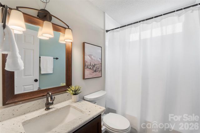 12028 Regent Ridge Lane, Charlotte, NC 28278