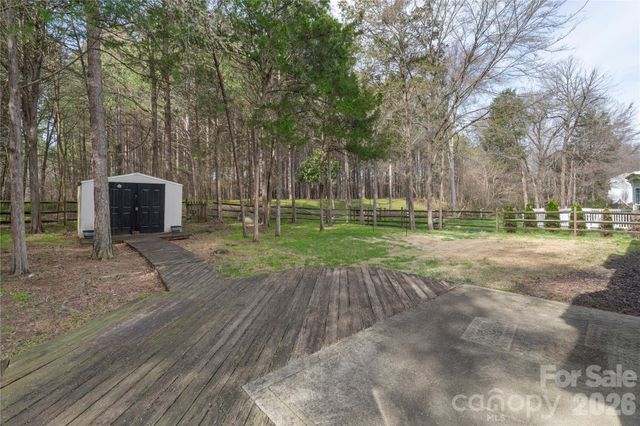 12028 Regent Ridge Lane, Charlotte, NC 28278