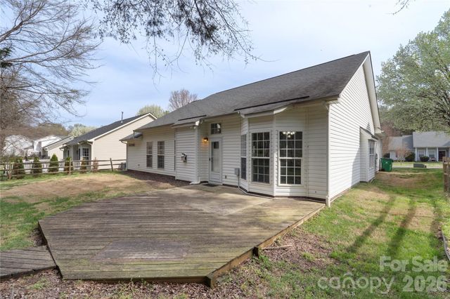 12028 Regent Ridge Lane, Charlotte, NC 28278