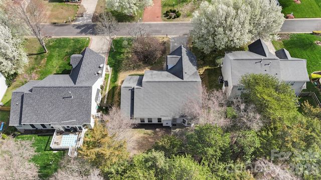 12028 Regent Ridge Lane, Charlotte, NC 28278