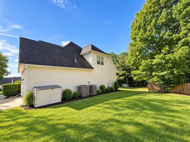 1026 Mason Lee Ave, Loganville, GA 30052