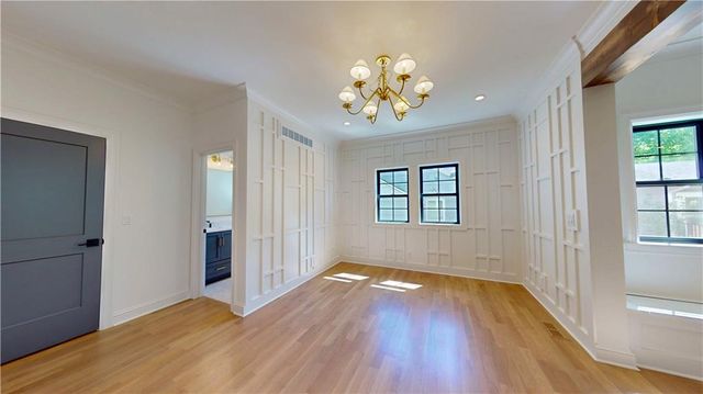 5325 W 72ND Street, Prairie Village, KS 66208