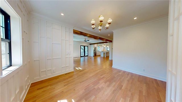 5325 W 72ND Street, Prairie Village, KS 66208