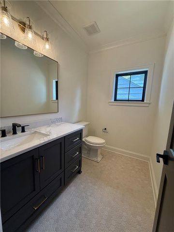 5325 W 72ND Street, Prairie Village, KS 66208