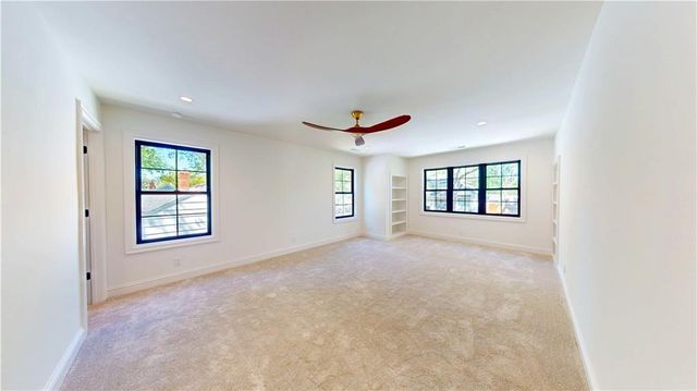 5325 W 72ND Street, Prairie Village, KS 66208