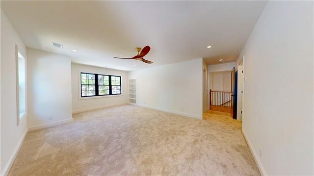5325 W 72ND Street, Prairie Village, KS 66208