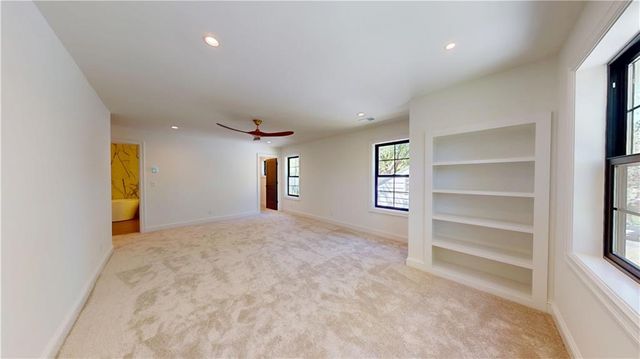 5325 W 72ND Street, Prairie Village, KS 66208