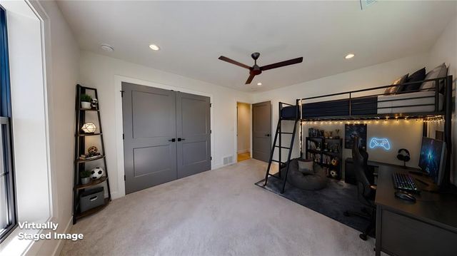 5325 W 72ND Street, Prairie Village, KS 66208