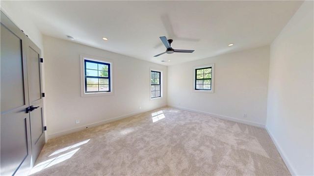 5325 W 72ND Street, Prairie Village, KS 66208
