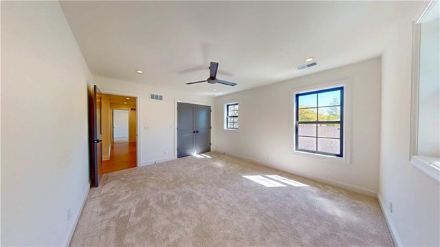 5325 W 72ND Street, Prairie Village, KS 66208