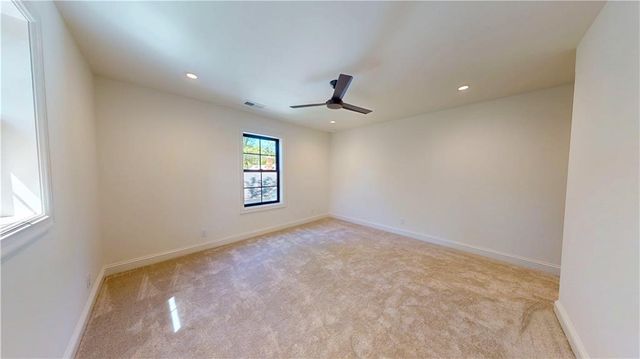 5325 W 72ND Street, Prairie Village, KS 66208