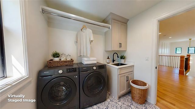 5325 W 72ND Street, Prairie Village, KS 66208