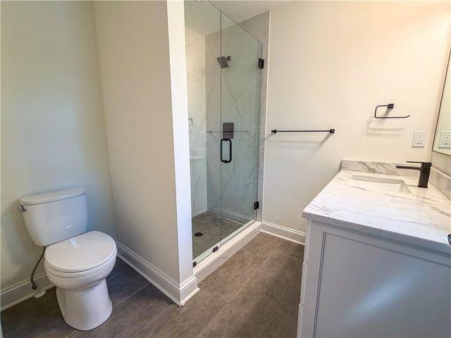 5325 W 72ND Street, Prairie Village, KS 66208