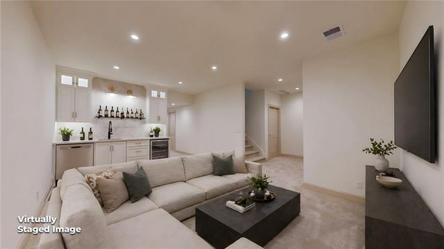 5325 W 72ND Street, Prairie Village, KS 66208