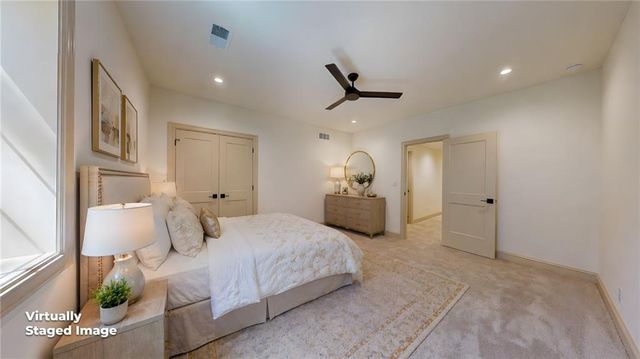 5325 W 72ND Street, Prairie Village, KS 66208