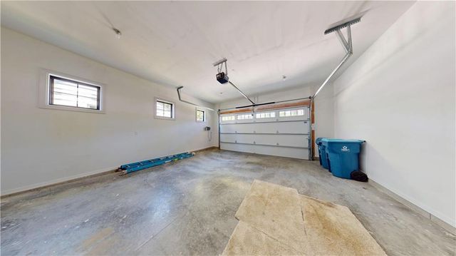 5325 W 72ND Street, Prairie Village, KS 66208