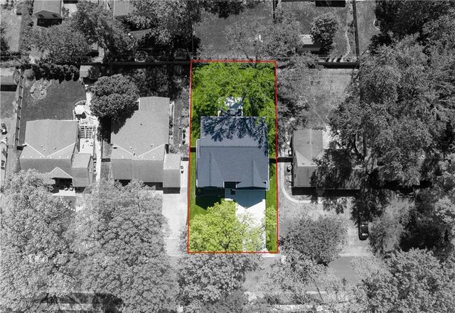 5325 W 72ND Street, Prairie Village, KS 66208