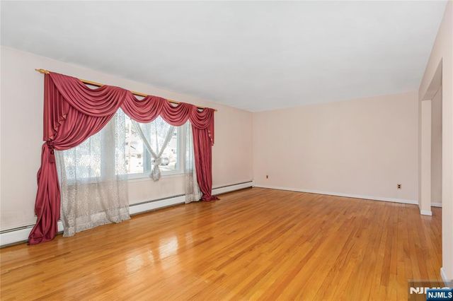 109 Windham Road, Hillsdale, NJ 07642