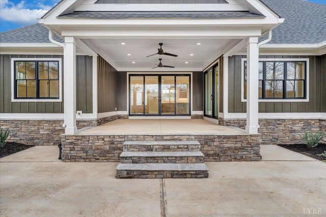 1161 Golf View Court, Huddleston, VA 24104