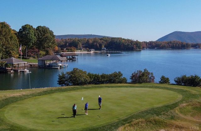 1161 Golf View Court, Huddleston, VA 24104