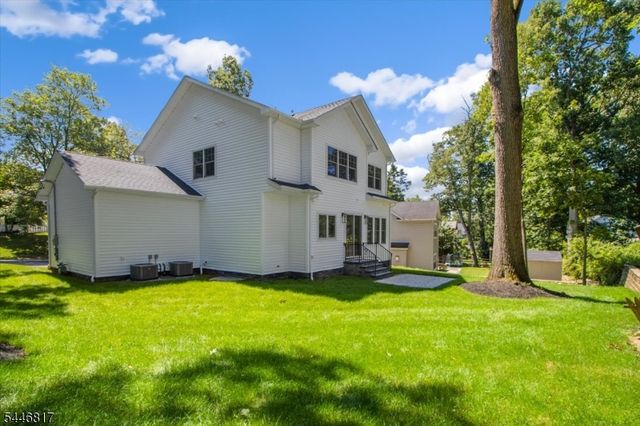 21 Maplewood Dr, Livingston Twp., NJ 07039