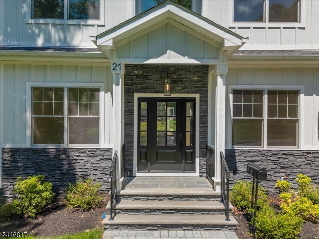 21 Maplewood Dr, Livingston Twp., NJ 07039
