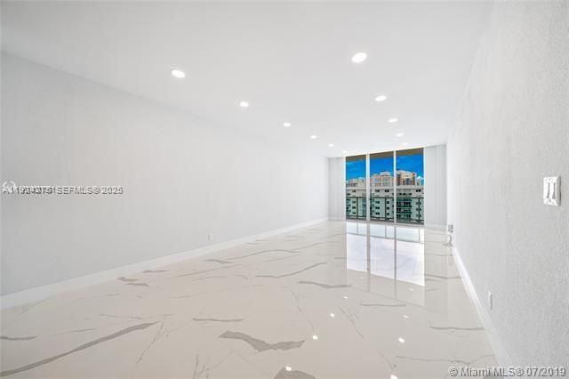 19390 Collins Ave PH-8, Sunny Isles Beach, FL 33160