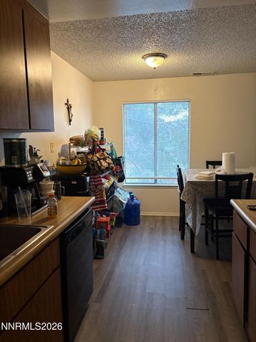 400 S Saliman Road APT 146, Carson City, NV 89701
