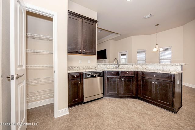 125 Gannet Lane, Ocean Springs, MS 39564