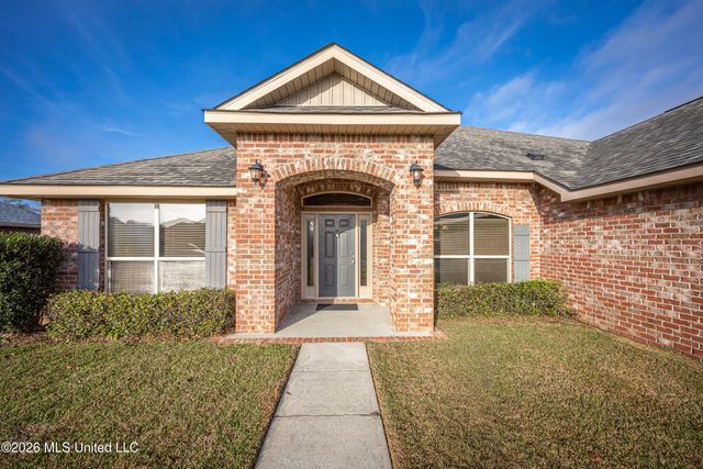 125 Gannet Lane, Ocean Springs, MS 39564