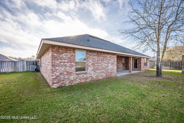 125 Gannet Lane, Ocean Springs, MS 39564