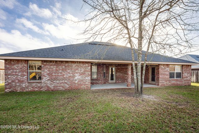 125 Gannet Lane, Ocean Springs, MS 39564
