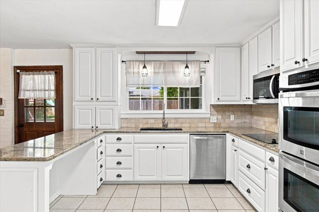209 Diane Drive, Sanger, TX 76266