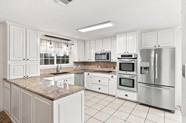 209 Diane Drive, Sanger, TX 76266