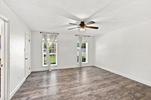 209 Diane Drive, Sanger, TX 76266