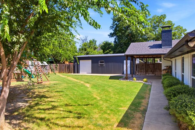 209 Diane Drive, Sanger, TX 76266