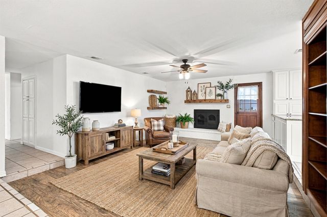 209 Diane Drive, Sanger, TX 76266