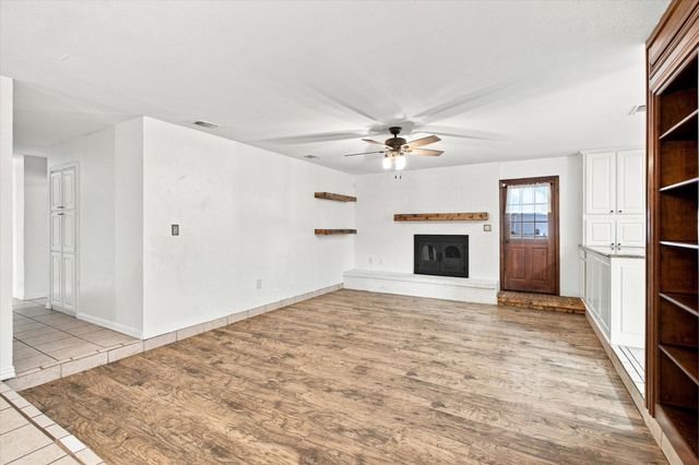 209 Diane Drive, Sanger, TX 76266