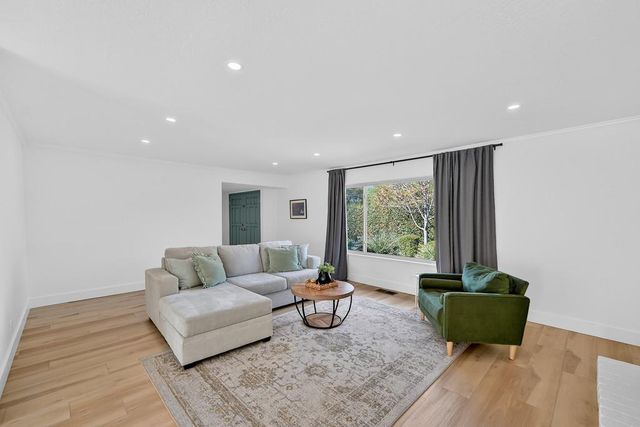 8355 Acorn Dr, Granite Bay, CA 95746