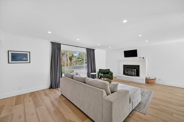 8355 Acorn Dr, Granite Bay, CA 95746