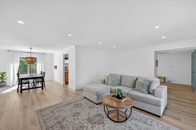 8355 Acorn Dr, Granite Bay, CA 95746